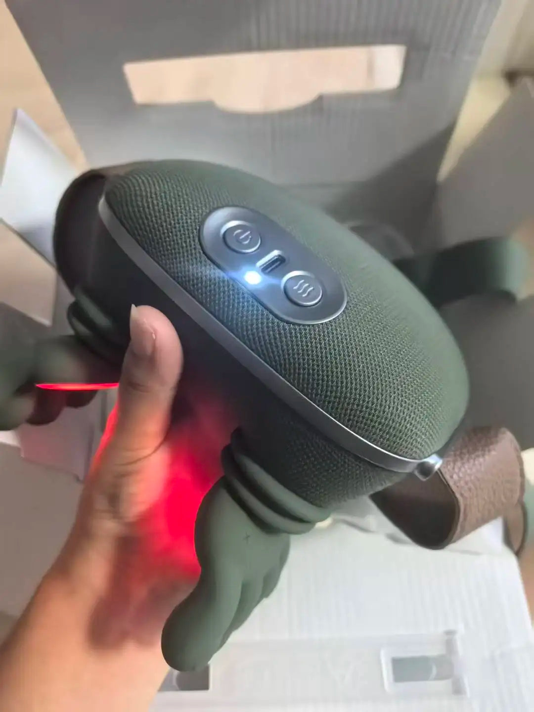 Shoulder & Neck Massager control panel with heat and massage mode lights